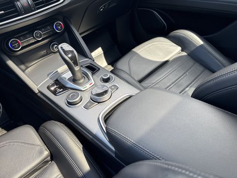 Certified 2023 Alfa Romeo Stelvio Veloce AWD/4WD image 26