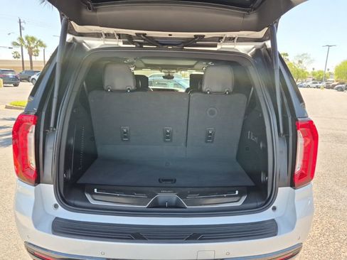 Used 2023 GMC Yukon Denali Ultimate image 16