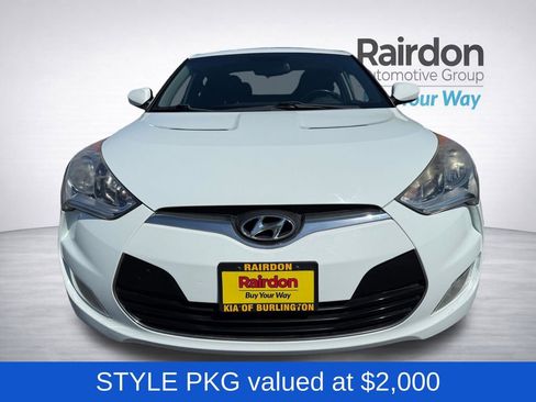 Used 2013 Hyundai Veloster w/ Style Pkg FWD image 2