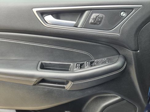 Used 2022 Ford Edge Titanium AWD/4WD image 18