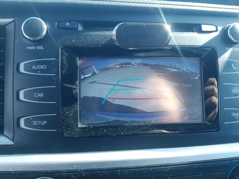 Used 2019 Toyota Highlander LE image 20