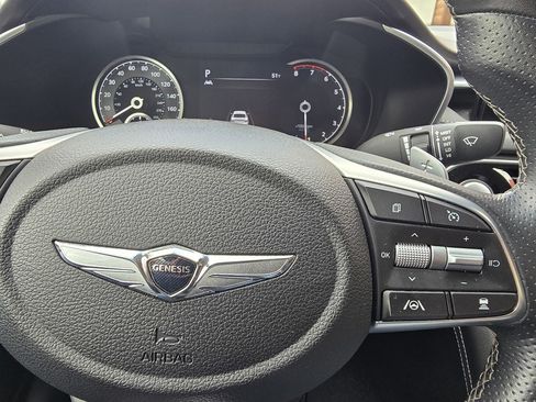 Used 2023 Genesis G70 2.0T image 14