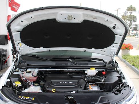 Used 2023 Chrysler Pacifica Limited w/ S Appearance Package FWD image 47