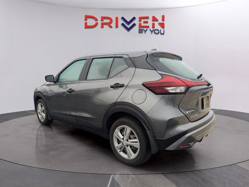 Used 2023 Nissan Kicks S image 3