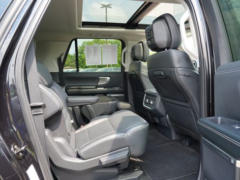 Used 2026 Ford Expedition Max Platinum AWD/4WD image 31