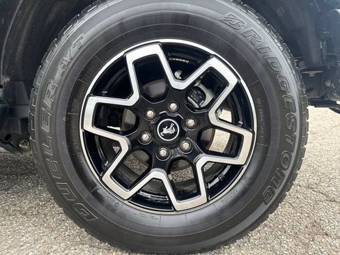 Used 2025 Ford Bronco Outer Banks AWD/4WD image 16