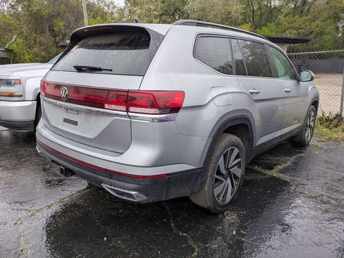 Used 2024 Volkswagen Atlas SE image 3