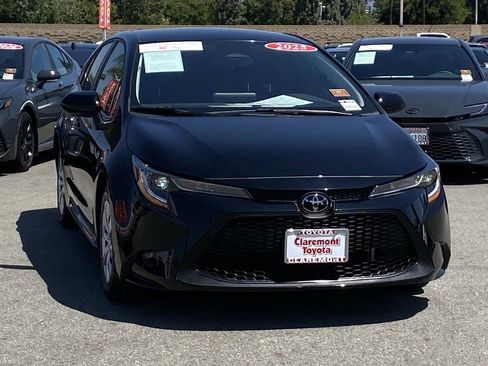 Certified 2025 Toyota Corolla LE FWD image 13