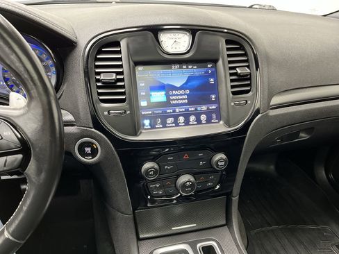 Used 2016 Chrysler 300 S w/ 300S Premium Group image 17