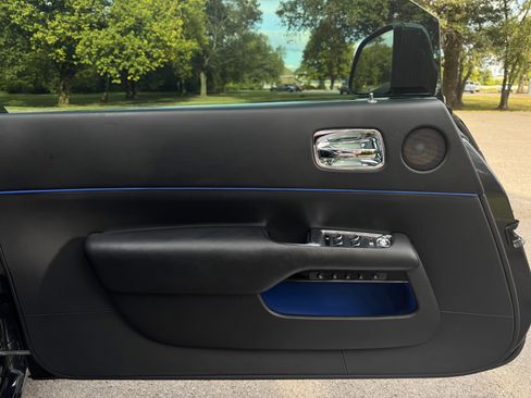 Used 2016 Rolls-Royce Wraith RWD image 32