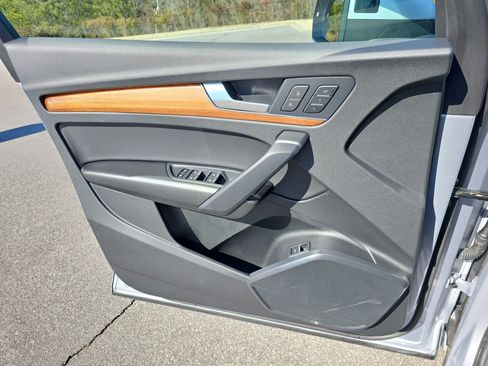 Used 2022 Audi Q5 2.0T Premium image 25