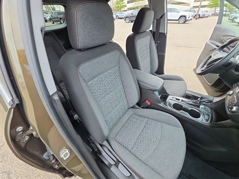 Used 2023 Chevrolet Equinox LT image 30