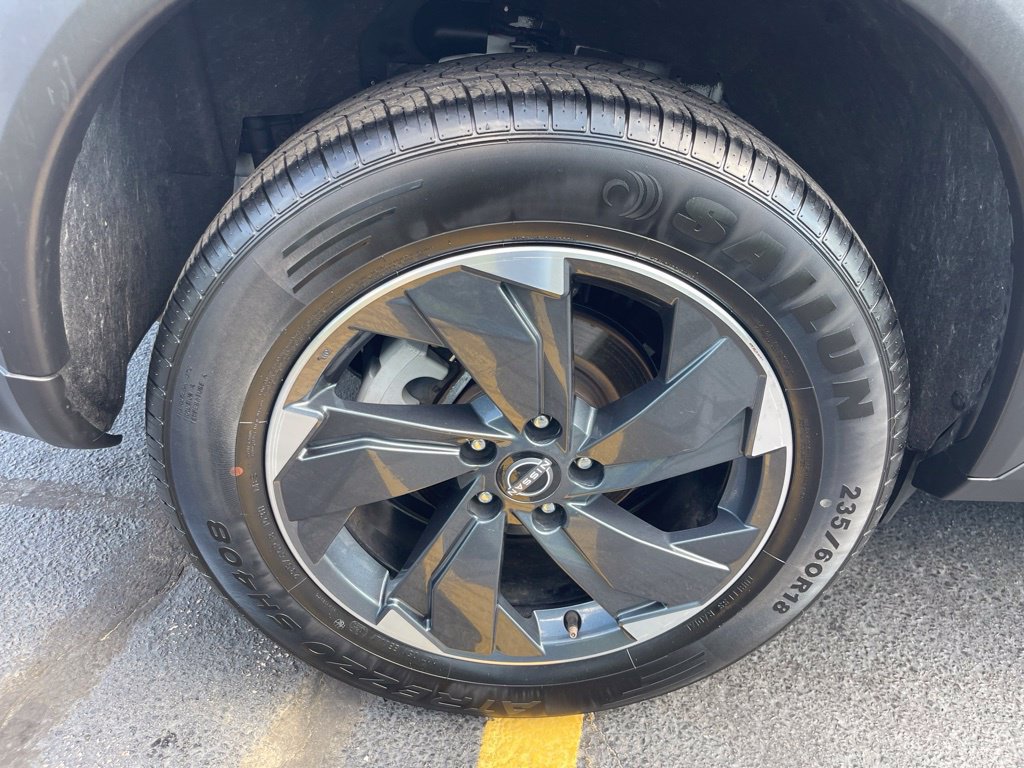 Certified 2025 Nissan Rogue SV AWD/4WD image 29