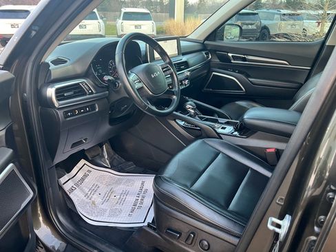 Used 2022 Kia Telluride S image 7