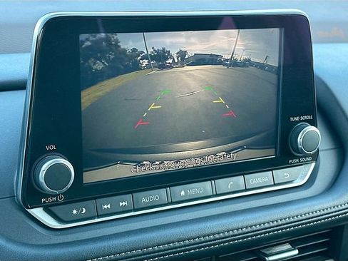 Used 2023 Nissan Rogue SV image 13