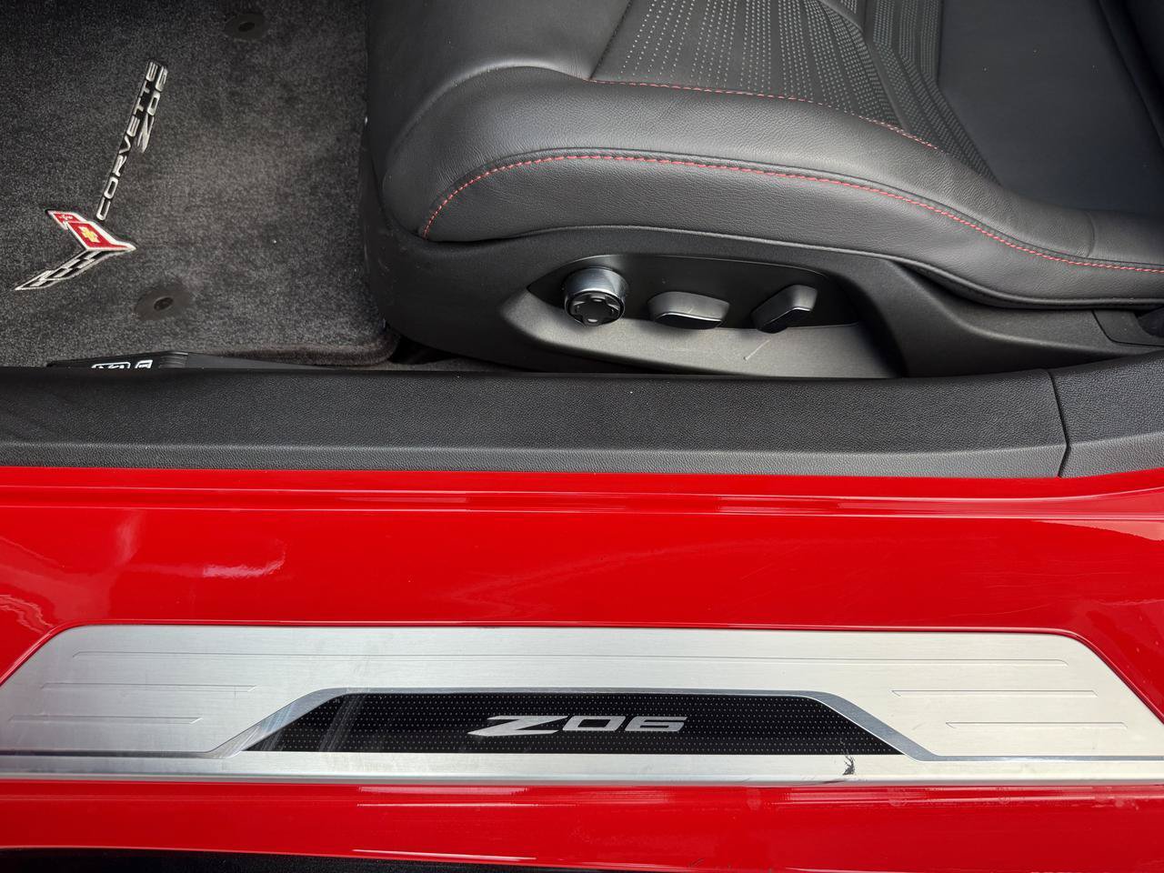 Used 2024 Chevrolet Corvette Z06 Coupe w/ 3LZ w/ Stealth Interior Trim Package RWD image 16