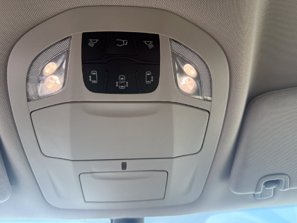 Used 2024 Chrysler Pacifica Touring-L FWD image 35