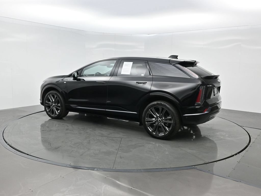 Certified 2025 Cadillac Optiq Sport 2 AWD/4WD image 3
