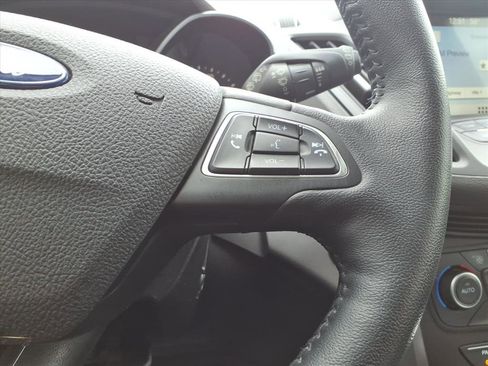 Used 2019 Ford Escape SEL image 17