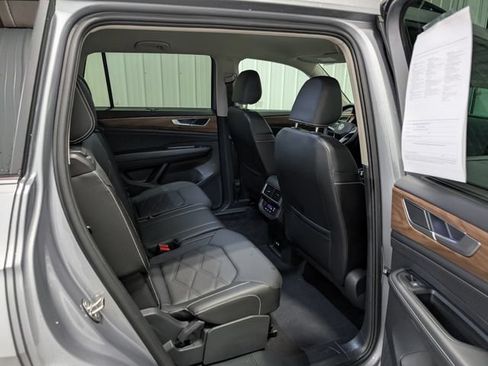 Used 2025 Volkswagen Atlas SE AWD/4WD image 26