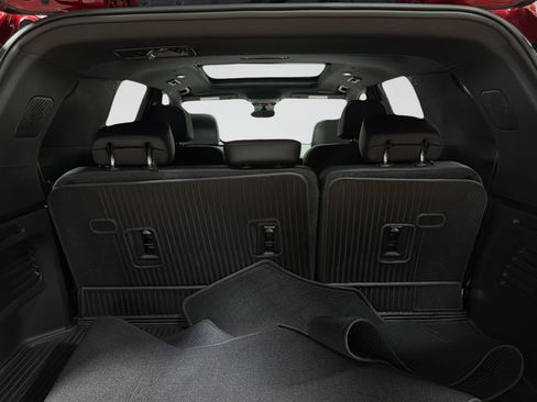 Used 2025 Chevrolet Traverse RS w/ LPO, Floor Liner Package AWD/4WD image 11