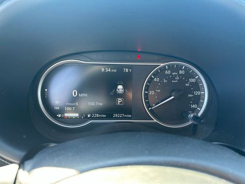 Used 2018 Nissan Kicks SV image 19