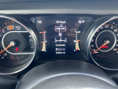 Used 2021 Jeep Wrangler Unlimited Sahara image 25