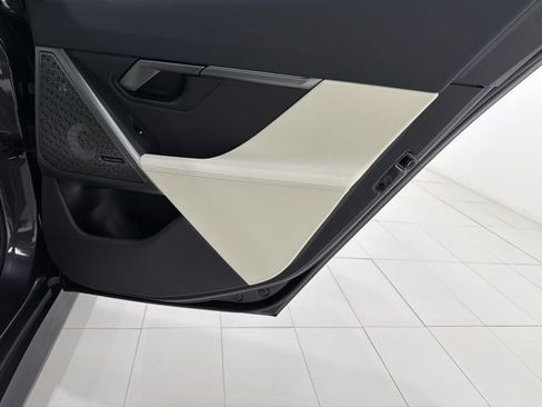 Certified 2024 BMW 530i xDrive w/ Premium Package AWD/4WD image 21