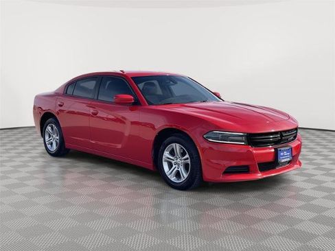 Used 2018 Dodge Charger SXT image 5