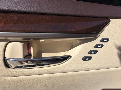 Used 2018 Lexus ES 350 w/ Luxury Package w/Wood Trim FWD image 30
