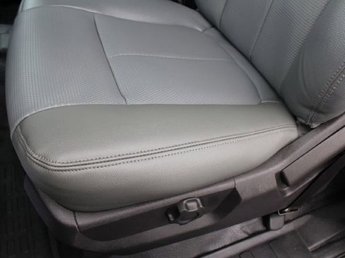 Used 2015 Ford F450 XL w/ Power Equipment Group image 17