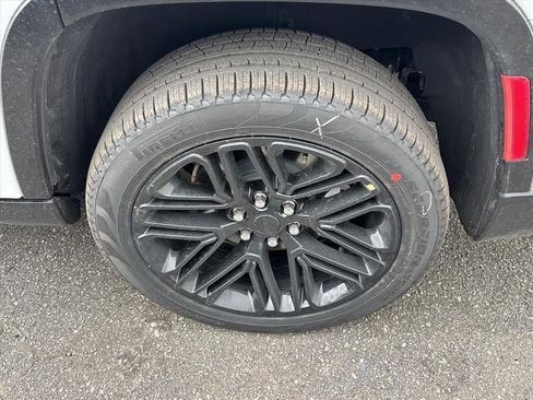 New 2026 Jeep Grand Wagoneer Limited image 12