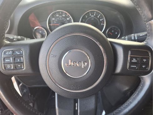 Used 2013 Jeep Wrangler Unlimited Sport image 20