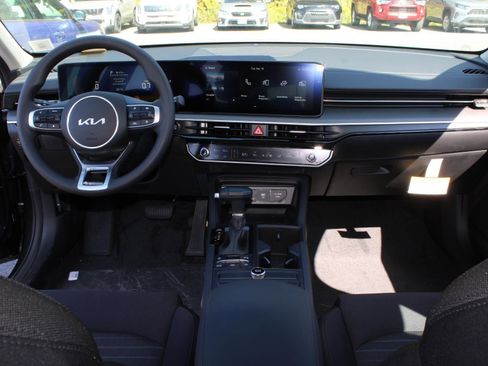 New 2025 Kia K5 LXS image 11