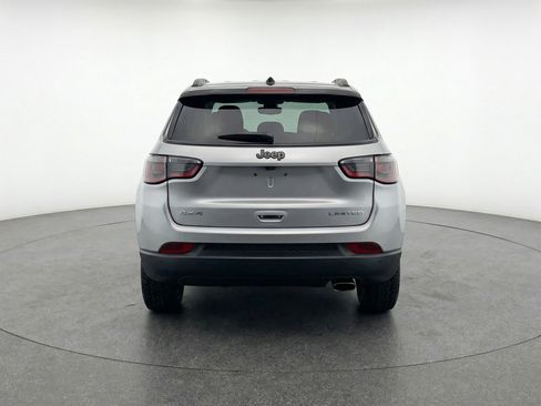 Used 2025 Jeep Compass Trailhawk image 7