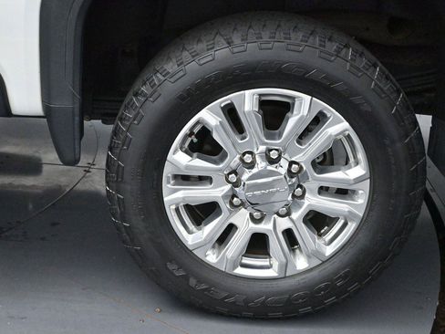 Used 2021 GMC Sierra 2500 Denali w/ Denali Ultimate Package AWD/4WD image 37
