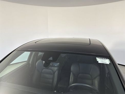 Certified 2021 Porsche Macan S image 17