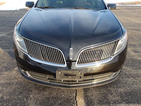 Used 2014 Lincoln MKS image 29