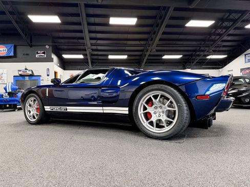 Used 2006 Ford GT RWD image 37