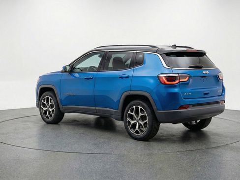 Used 2025 Jeep Compass Limited image 6