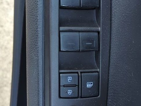 Used 2023 Toyota Camry SE FWD image 13