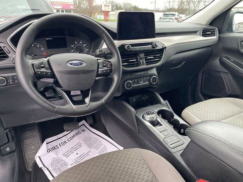 Used 2022 Ford Escape SE w/ Cold Weather Package image 12