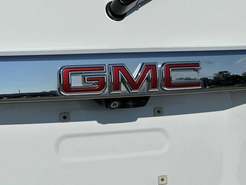 Certified 2021 GMC Acadia Denali w/ Denali Technology Package FWD image 12