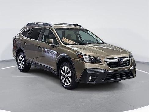 Used 2021 Subaru Outback Premium image 3