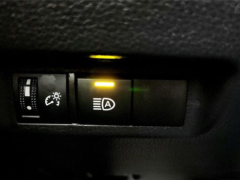 Certified 2025 Toyota RAV4 XLE image 32