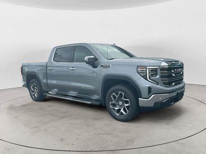 New 2026 GMC Sierra 1500 SLT w/ SLT Premium Package