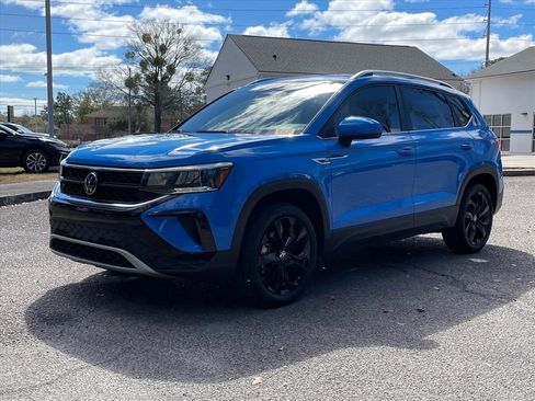 Used 2023 Volkswagen Taos SE w/ Panoramic Sunroof Package image 27