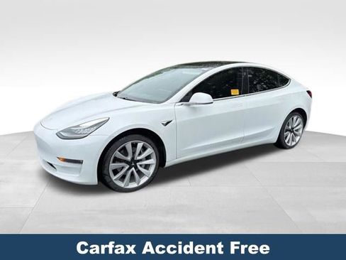 Used 2018 Tesla Model 3 RWD image 2