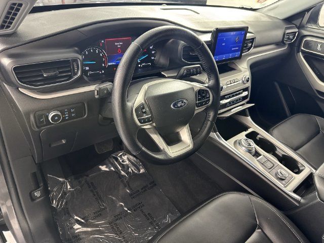 Used 2023 Ford Explorer XLT w/ Equipment Group 202A AWD/4WD image 24