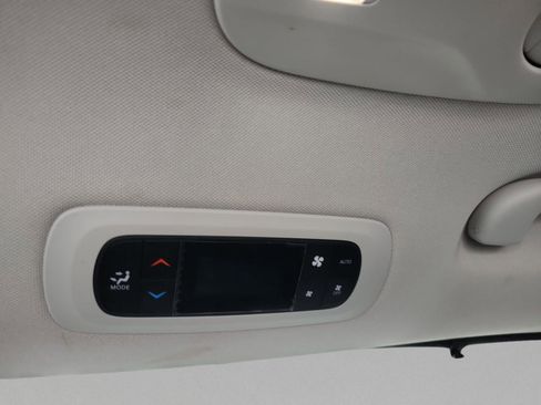 Used 2021 Chrysler Pacifica Touring-L image 28